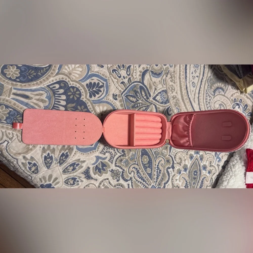 Textured Pink Velvet Jewelry Travel Case